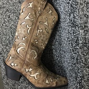 Laredo cowgirl boots